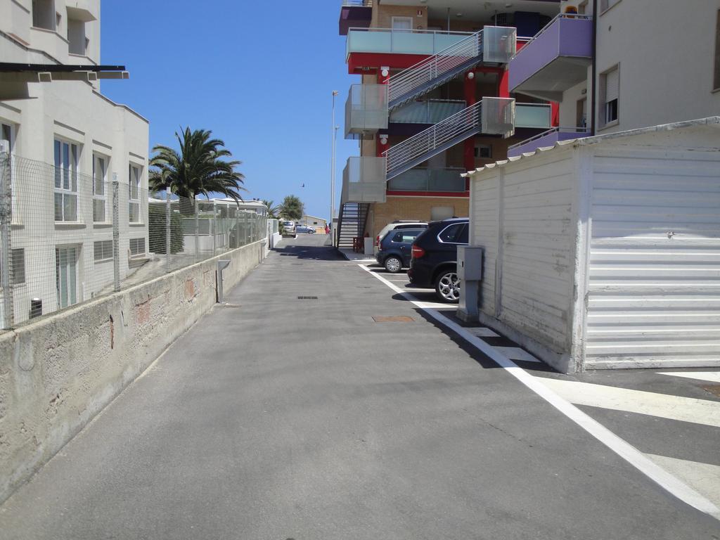 Residence La Nave Senigallia Bagian luar foto