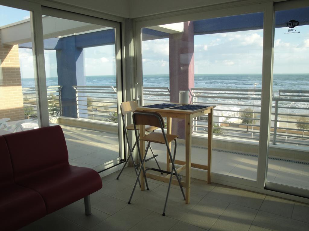 Residence La Nave Senigallia Bagian luar foto